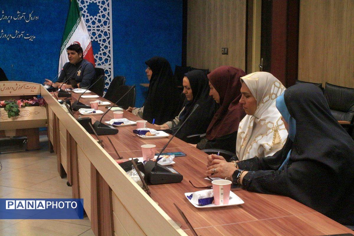قرائت زیارت عاشورا در کانون شهید توافقی فاروج