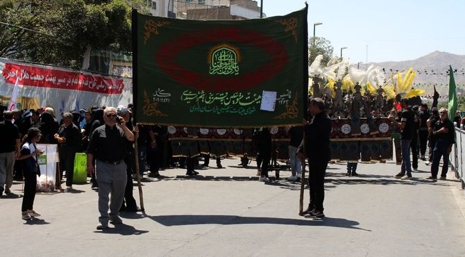 حضور پرشور زائران و مجاوران در جوار علی ابن موسی الرضا(ع)