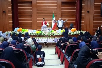 تقدیر از ستارگان دبیرستان صدیقه مشهد