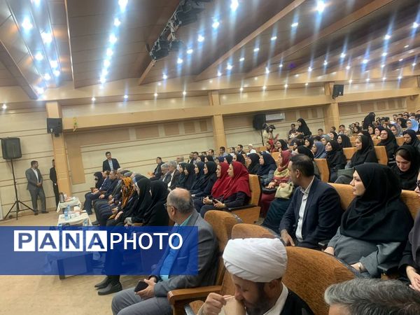 تجلیل از دانش‌آموزان برتر عشایری و کنکور سراسری در گنبد