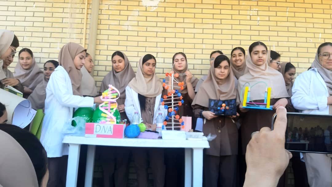 مشارکت فعال دبیرستان نمونه‌‌دولتی آسیه در همایش پژوهش‌‌سرای دانش‌‌آموزی