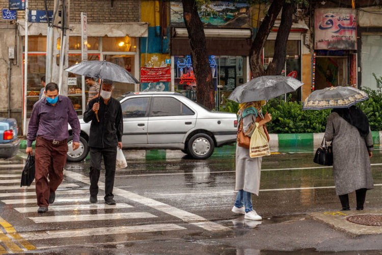 وقوع رگبار و رعدوبرق در نقاط مختلف ایران