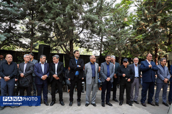مراسم تشییع پیکر رئیس مجمع خیرین مدرسه‌ساز
