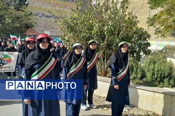 المپیاد ورزشی درون مدرسه‌ای در دبیرستان شهید همت شهرستان ملارد