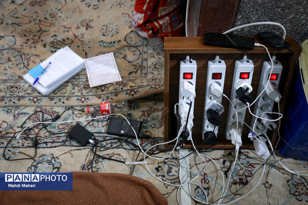 اعتکاف دانش‌آموزی در مسجد جامع شهرک غرب