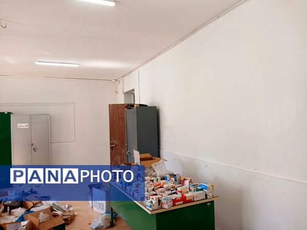 خدمت‌رسانی پزشکان مجرب در قالب «میز خدمت» در مدرسه شهید شهسواری ناحیه 4 کرج 