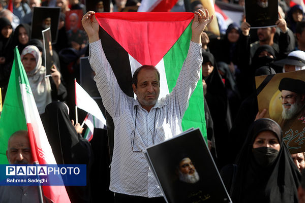 تجمع محکومیت ترور سید حسن نصرالله و قدردانی از عملیات وعده صادق ۲ در میدان امام حسین(ع)