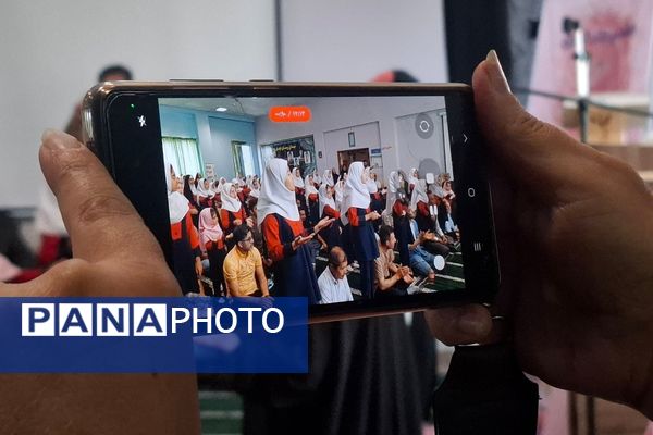 جشن پدر و دختری در دبستان مالک اشتر ملارد در دهه کرامت پیوند مهر را طنین انداز کرد 
