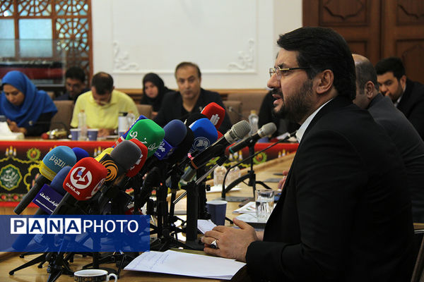 نشست خبری مهرداد بذرپاش وزیر راه و شهرسازی