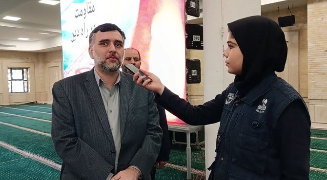 زنجانی‌ها توجه رهبر معظم انقلاب به کتاب «پاییز آمد» را دریافت کردند