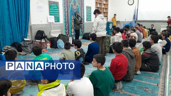 برپایی اردوی شبانه مقاومت در دبیرستان شهید بهشتی