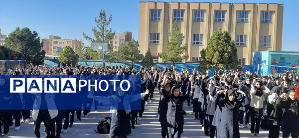 گذری برصبح‌گاه دبیرستان وکیلی ۹