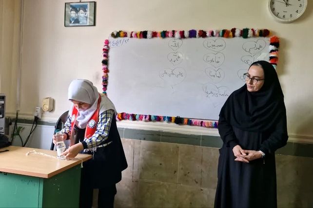 بازدید مدیر و ارزیاب سازمان دانش‌آموزی محمودآباد از دبستان تشکیلاتی عصمت