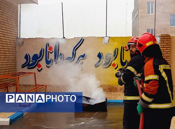 مانور زلزله در مدرسه امیرالمومنین شهرستان ملارد