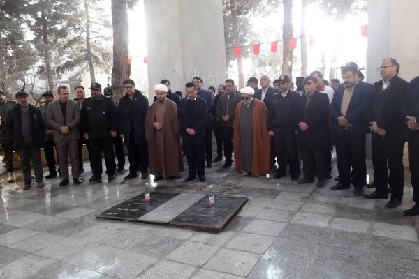 مراسم گلباران مزار شهدا و رژه خودرویی در شهرستان سملقان