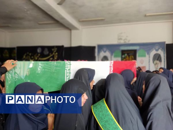 استقبال پرشور از شهید گمنام در هنرستان زهرای مرضیه بندرعباس