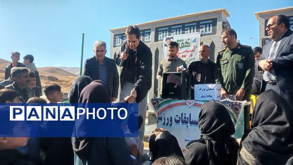 همایش پیاده‌روی صبحگاهی همزمان با هفته بسیج در روستای کمک سفلی اسدآباد