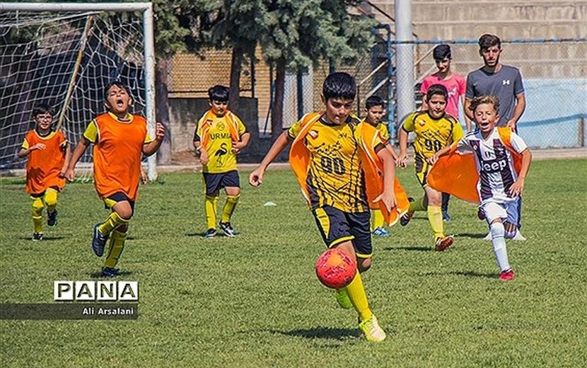 آموزش و پرورش نقش زننده گل طلایی را در توسعه فوتبال کشور دارد