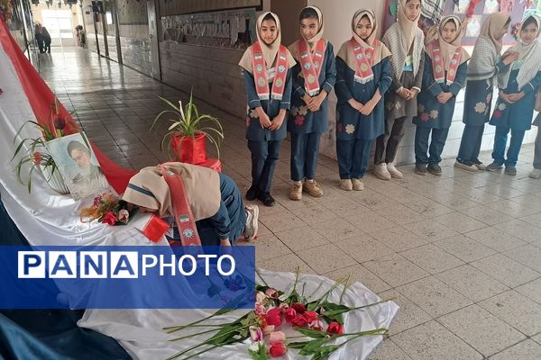 دانش‌آموزان مدرسه سمیه به استقبال دهه فجر رفتند