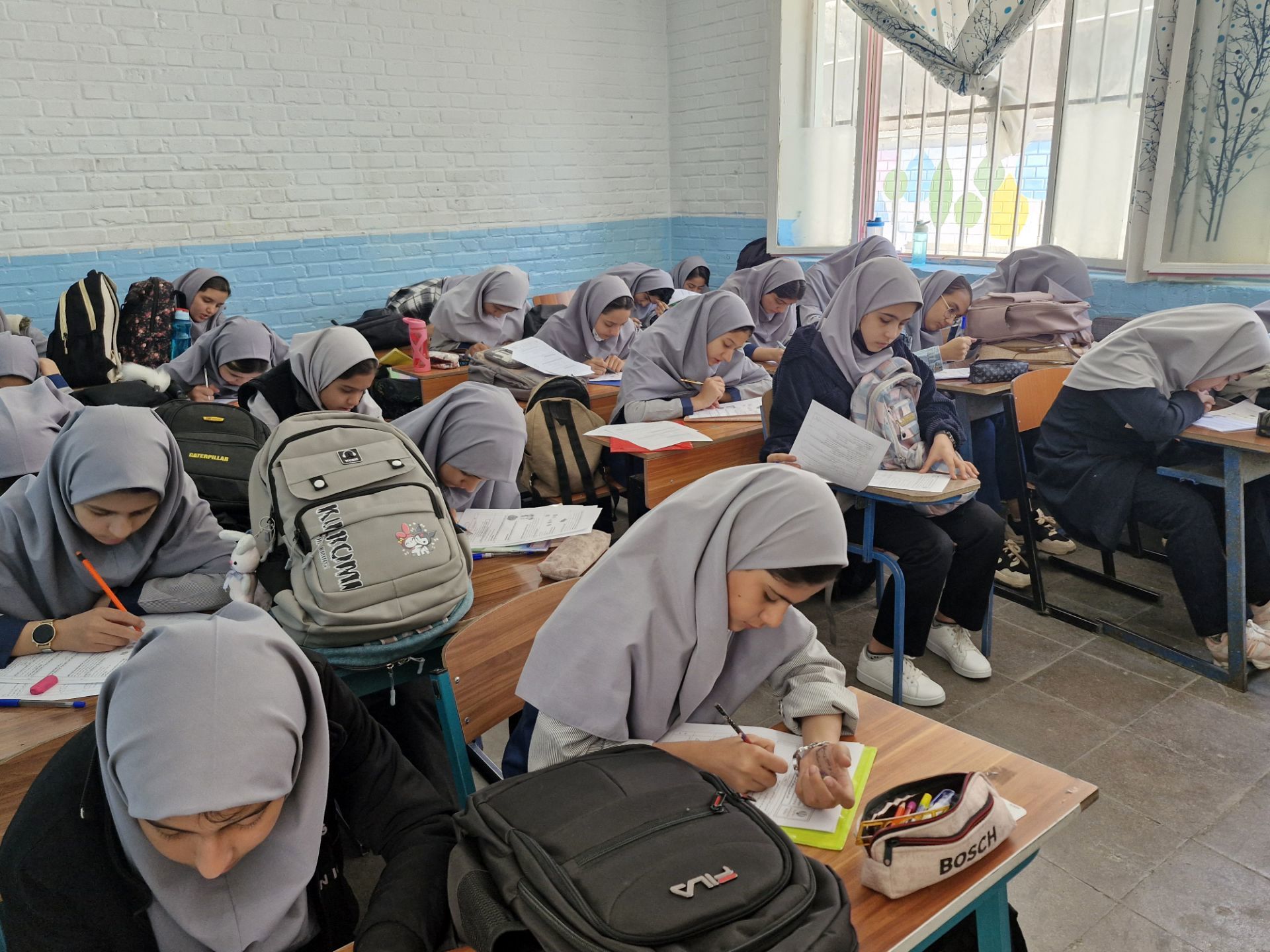 آزمون سنجش در دبیرستان افق