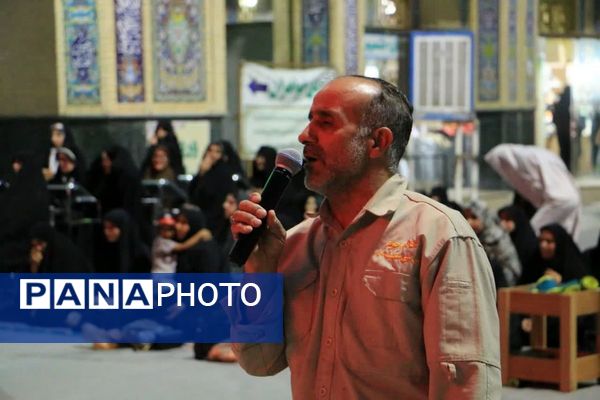 شب نهم محرم در حریم بی‌بی سکینه(س)،میزبانی از دلدادگان ابا عبدالله الحسین (ع) با نماز جماعت، نوای عزا و سفره اطعام
