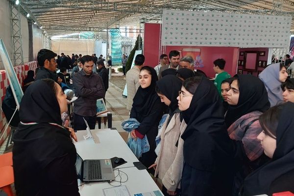 بازدید علمی دانش‌آموزان کهریزک از پارک علم و فناوری پردیس