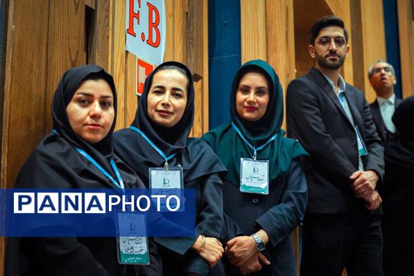 آیینه‌ تلاش کارمندان دانشگاه فردوسی مشهد(۲)