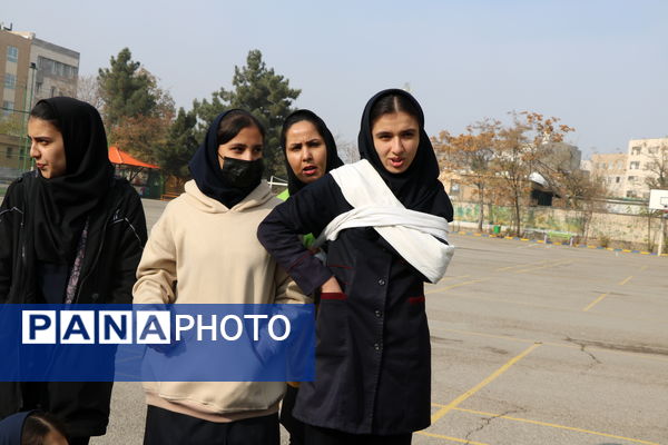 مانور زلزله در هنرستان عباس صیرفی