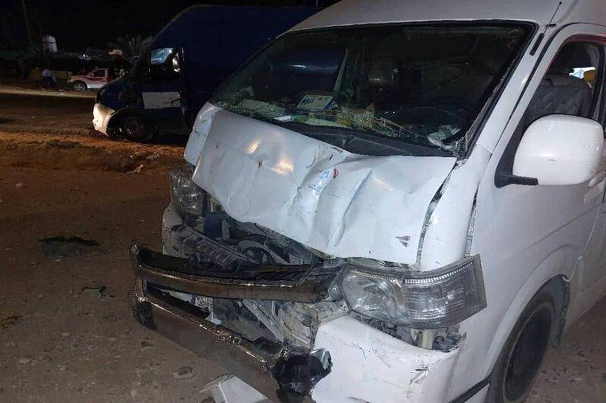 واژگونی خودرو ون۱۲ زائر مصدوم شدند