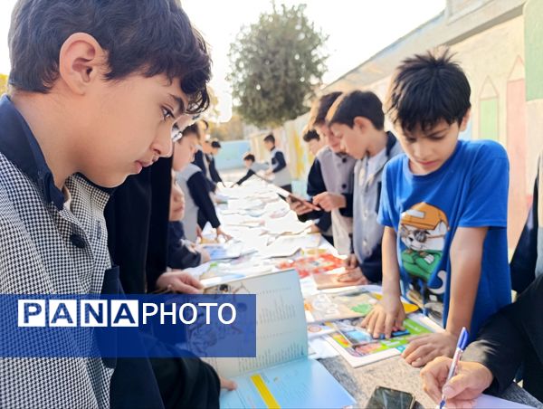 برگزاری نمایشگاه کتاب در دبستان معلم دو آشخانه 
