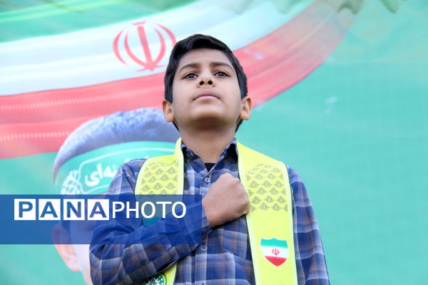 راهپیمایی ۱۳ آبان روز غلبه بر استکبار جهانی دانش‌آموزان شهر یزد