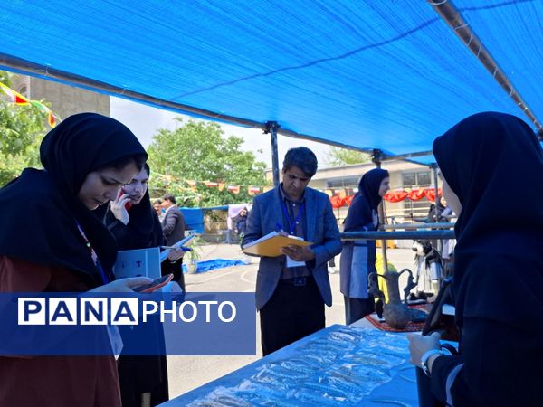 برگزاری بازارچه کسب‌ و کار دانش‌آموزی جشنواره نوجوان خوارزمی در الیگودرز