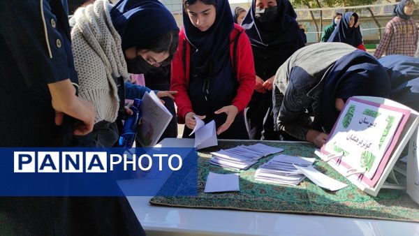 انتخابات شورای دانش آموزی در دبیرستان کوثر فرهنگیان 