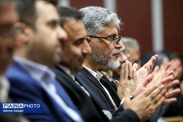 مراسم گرامیداشت روز معلم و تجلیل از اساتید نمونه دانشگاه فرهنگیان