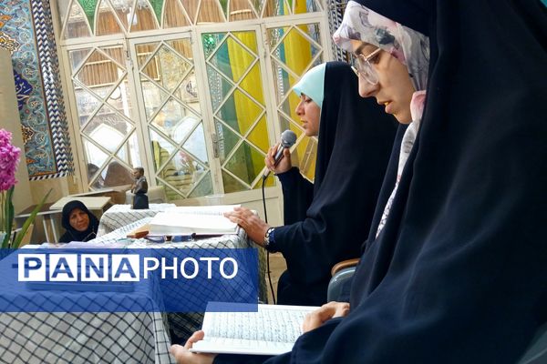 برگزاری محفل انس با قرآن و تجلیل از خانواده‌ شهدا