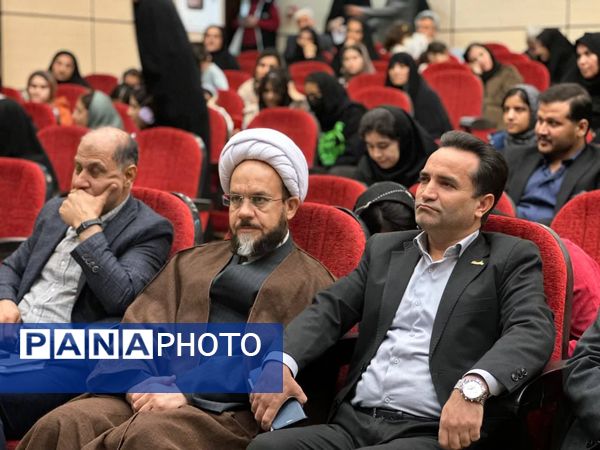  رونمایی از چهار کتاب در شب شعر خلیل‌آباد