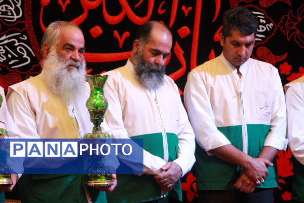 حضور خادمان رضوی در اعتکاف دانش‌آموزی فهرج