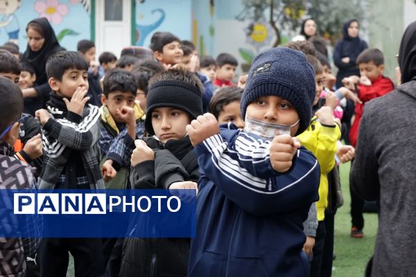 صبحگاه دانش در دبستان خیراندیشان گرگان