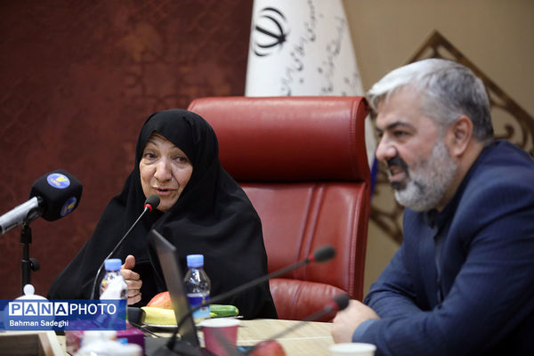 آیین تجلیل از معلمان نمونه استانی شهرستان‌های استان تهران