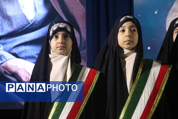 مراسم تقدیر از نخبه قرآنی دانشگاه فرهنگیان یزد 