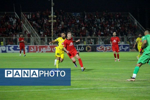 بازی بدون گل تراکتور و فجر سپاسی