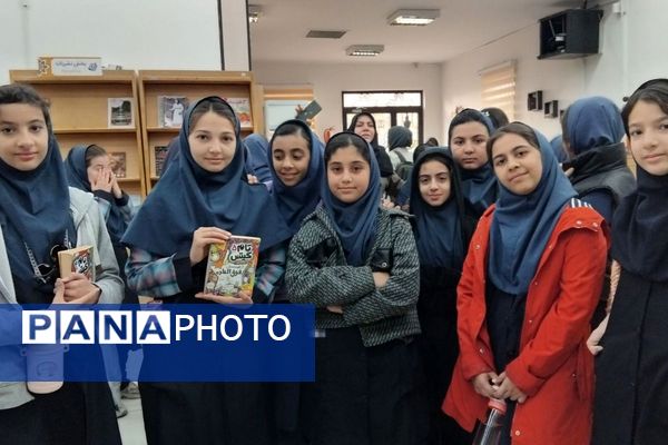  بازدید مدرسه نرگس پردیس از کتابخانه شیخ بهایی