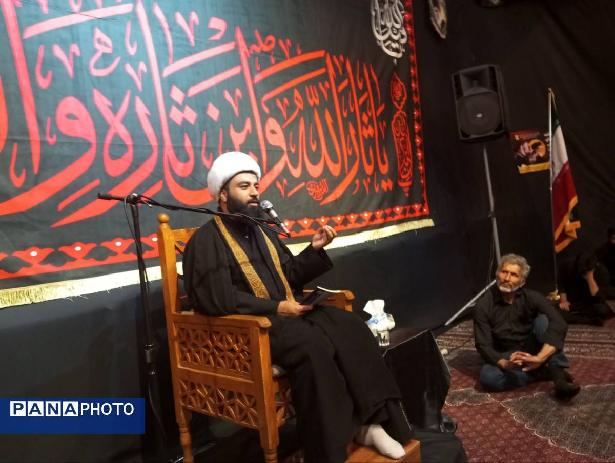 شب دوازدهم محرم مصادف با شهادت امام سجاد (ع)