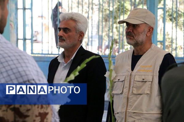 آیین غبارروبی و گلباران مزار شهدا در آستان امامزاده بی‌بی سکینه خاتون (س)