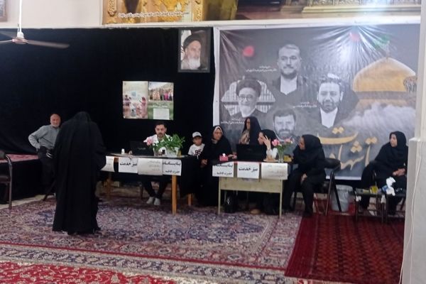 در سالروز شهادت شهید خدمت،میز خدمت در شهر نسر برپا شد
