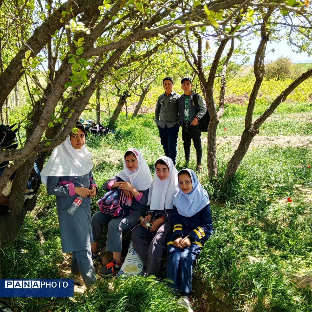 برگزاری اردوی تفریحی دانش‌آموزی بیرون از مدرسه
