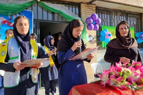 آیین بازگشایی مدارس و آغاز سال تحصیلی در دبیرستان دخترانه زکیه سنندج 