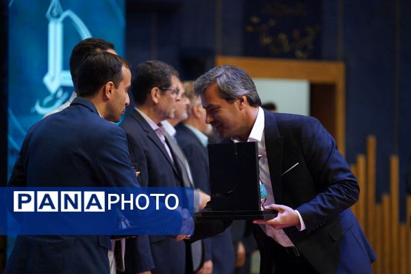 آیینه‌ تلاش کارمندان دانشگاه فردوسی مشهد(۲)
