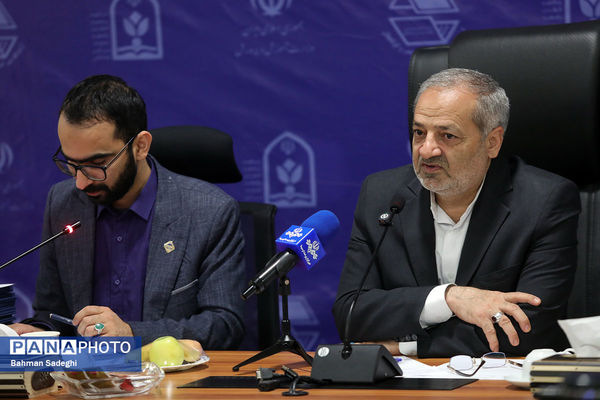 نشست صمیمی وزیر آموزش و پرورش با مدال آوران المپیادهای جهانی