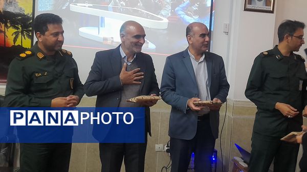 پخش سخنرانی رهبر  معظم انقلاب به صورت زنده در سازمان تبلیغات ورزنه
